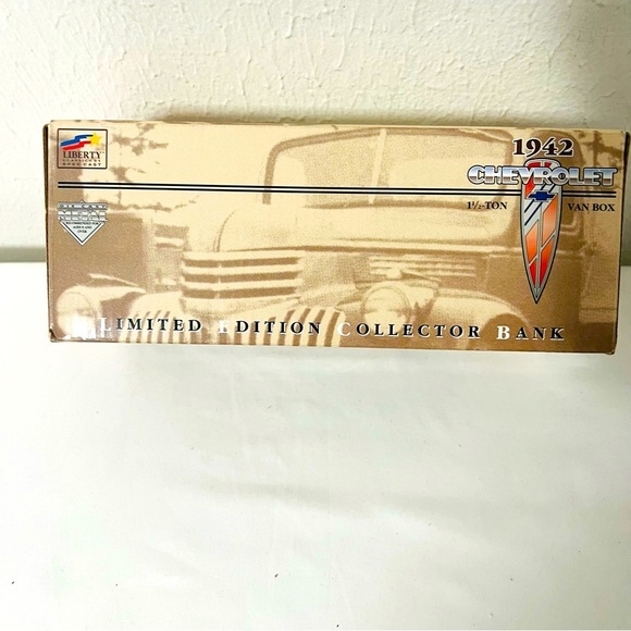 ESSO GASOLINE EXXON HUMBLE 1942 CHEVY 1-1/2 TON VAN BOX TRUCK LIBERTY CLASSICS - Picture 3 of 7